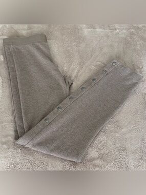 BCBGMAXAZRIA Bobby Side-Snap Ponte Leggings
Sz L